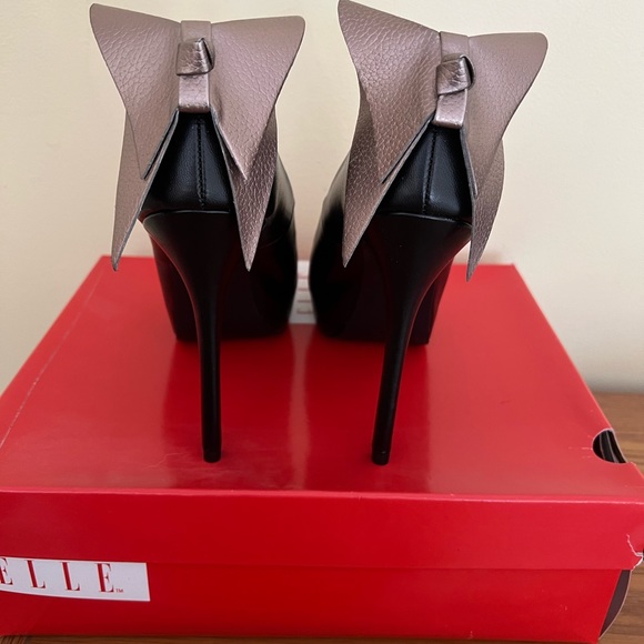 ELLE Kohls Anabelle black platform pump with pewter bow -6.5-NIB! - Picture 5 of 7